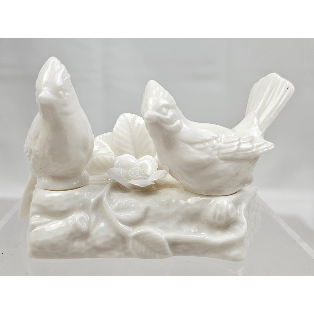 Lenox White Porcelain Cardinal Bird Salt and Pepper Shakers with Log Base‎ Set